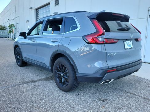 Used 2025 Honda CR-V Sport image 4