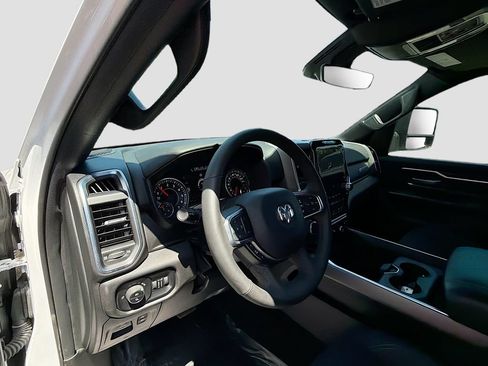 Used 2025 RAM 1500 Big Horn AWD/4WD image 9