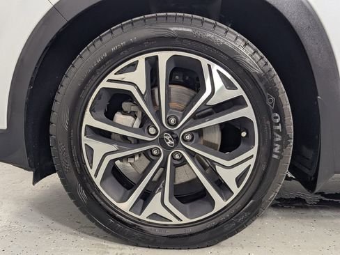 Used 2019 Hyundai Santa Fe FWD image 11
