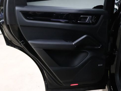Used 2019 Porsche Cayenne image 13