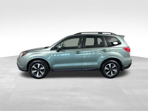 Used 2017 Subaru Forester 2.5i Premium AWD/4WD image 3