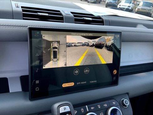 New 2025 Land Rover Defender 130 X-Dynamic SE image 16