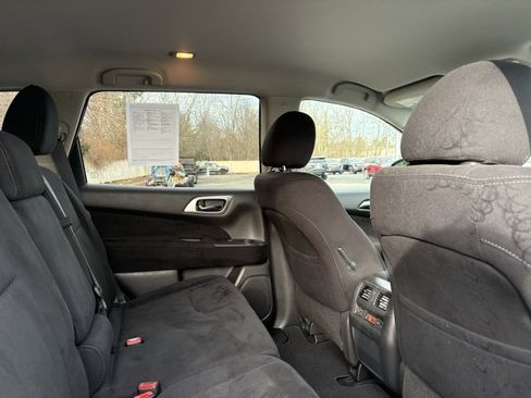 Used 2016 Nissan Pathfinder S image 17