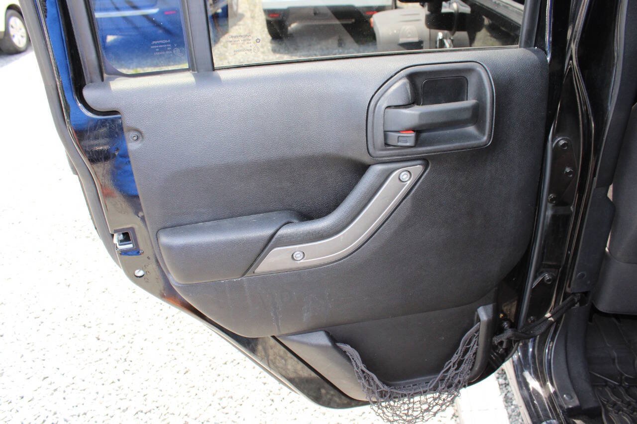 Used 2014 Jeep Wrangler Unlimited Sport w/ Quick Order Package 24S AWD/4WD image 20