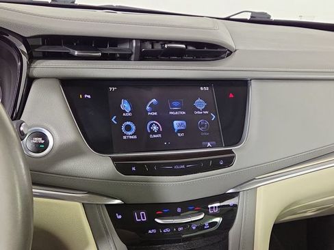 Used 2018 Cadillac XT5 Luxury w/ Driver Awareness Package FWD image 18