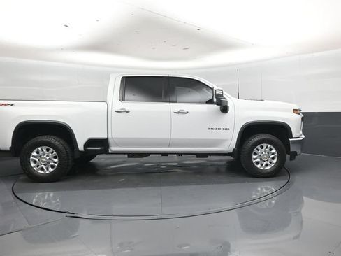 Used 2023 Chevrolet Silverado 2500 LTZ AWD/4WD image 2