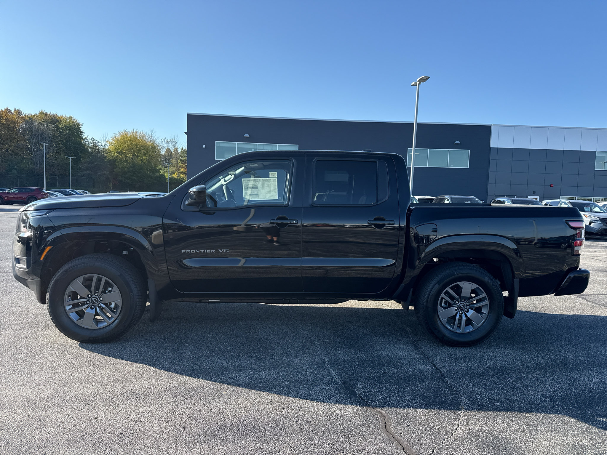 New 2027 Nissan Frontier SV w/ SV Convenience Package AWD/4WD image 18