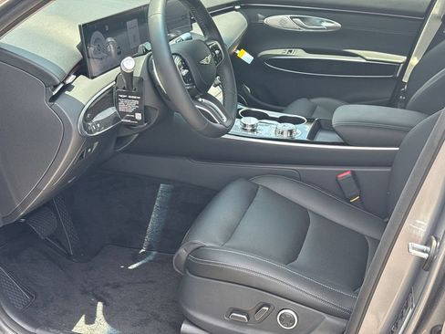 New 2026 Genesis GV70 2.5T AWD/4WD image 11