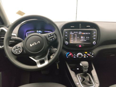 Used 2025 Kia Soul LX image 22