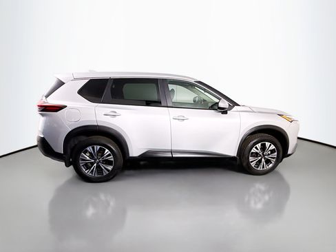 Used 2023 Nissan Rogue SV FWD image 11