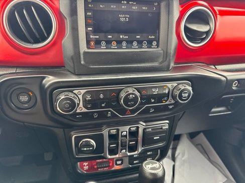 Used 2019 Jeep Wrangler Unlimited Rubicon w/ LED Lighting Group AWD/4WD image 14
