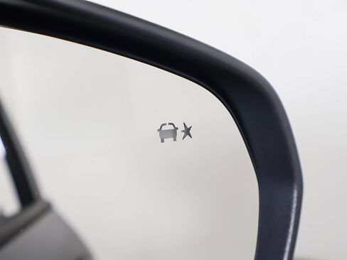 Used 2025 Chevrolet Trax RS w/ Driver Confidence Package image 36