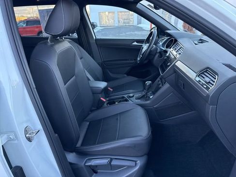 Used 2021 Volkswagen Tiguan SE R-Line w/ 3rd Row Seat Package image 23