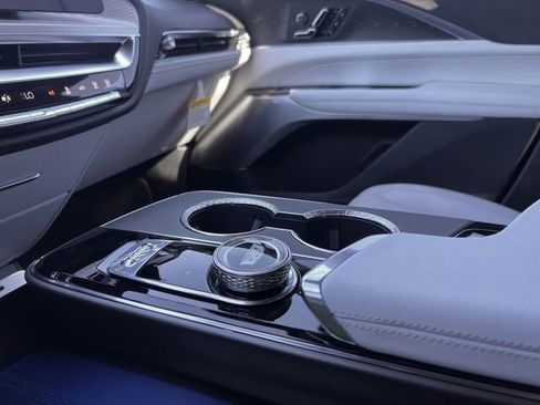 New 2026 Cadillac Lyriq Signature Luxury image 17