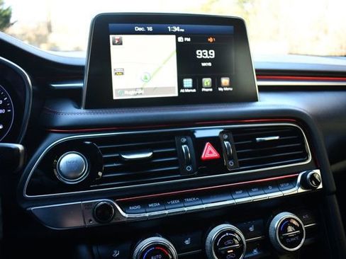 Used 2019 Genesis G70 2.0T Advanced w/ Sport Package image 28