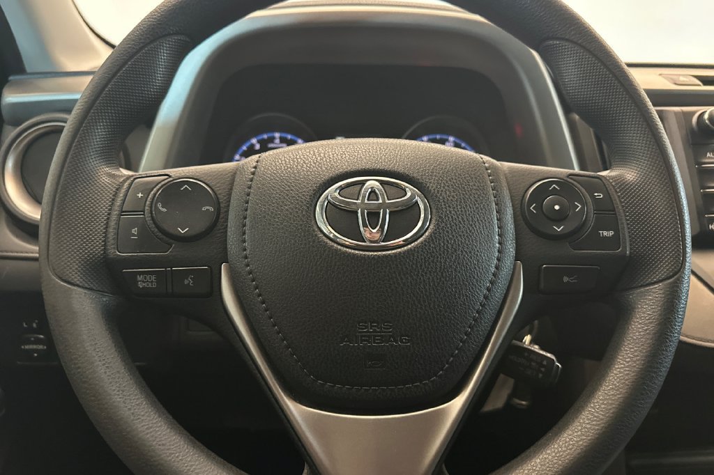 Used 2017 Toyota RAV4 LE FWD image 22