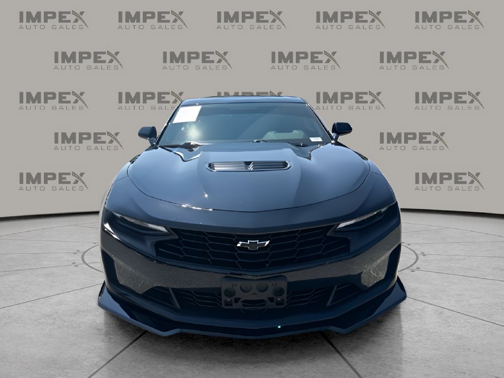 Used 2022 Chevrolet Camaro LT w/ Technology Package RWD image 8