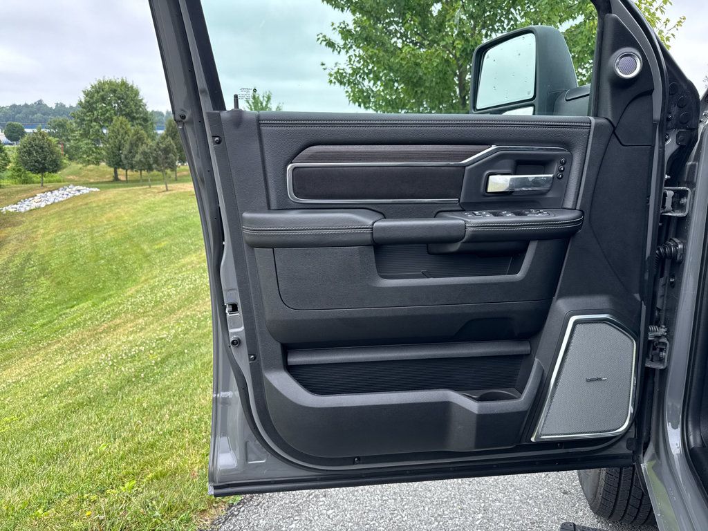 New 2026 RAM 3500 Laramie AWD/4WD image 30