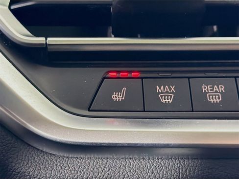 Used 2022 BMW 330i xDrive 330i xDrive w/ Premium Package image 23