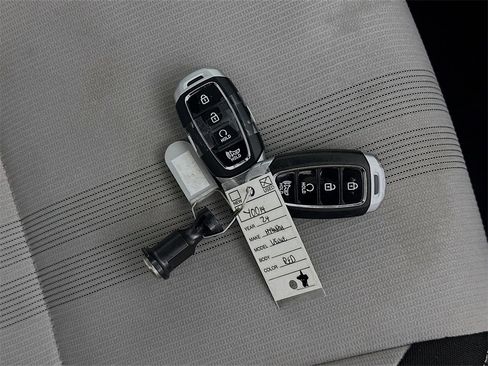 Used 2024 Hyundai Venue SEL image 33