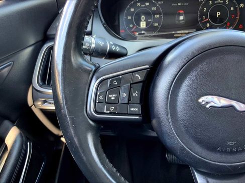 Used 2018 Jaguar E-PACE SE image 45