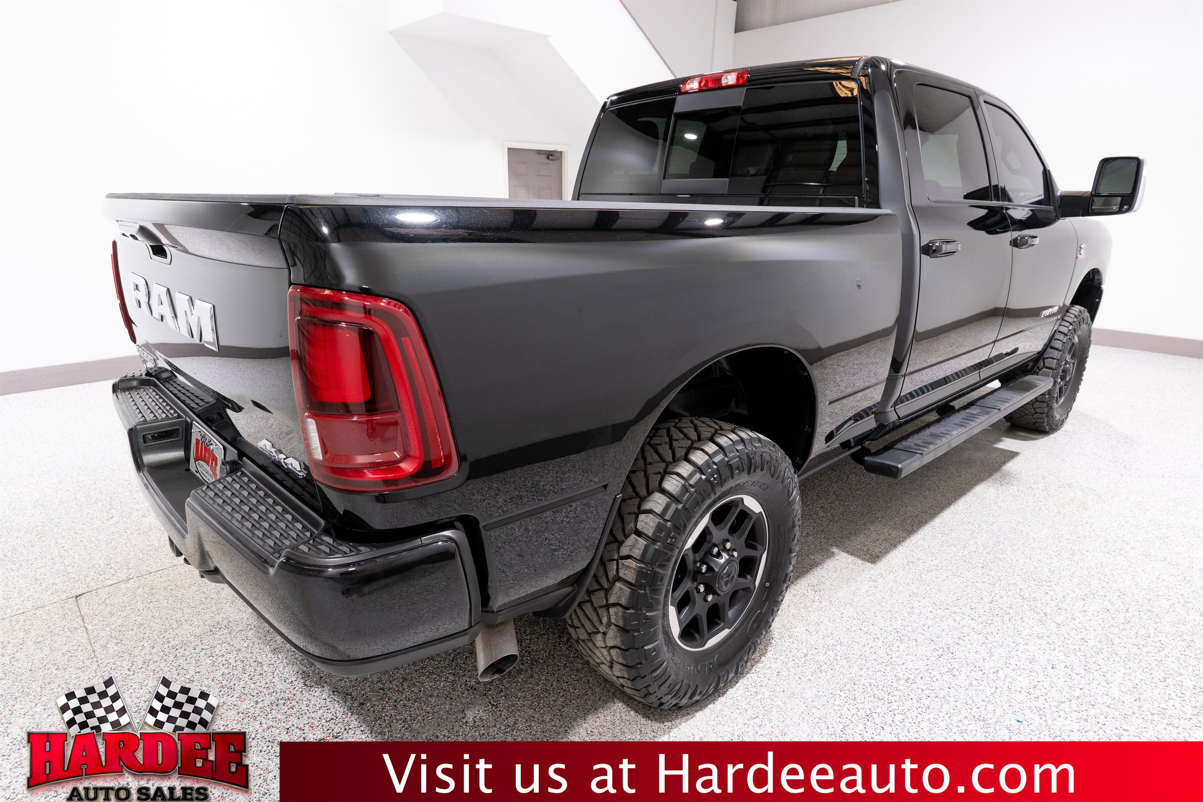 Used 2026 RAM 2500 Laramie AWD/4WD image 5