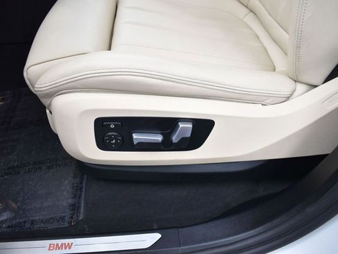 Used 2022 BMW X5 sDrive40i w/ Premium Package image 12