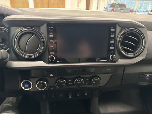 Used 2021 Toyota Tacoma TRD Sport image 5