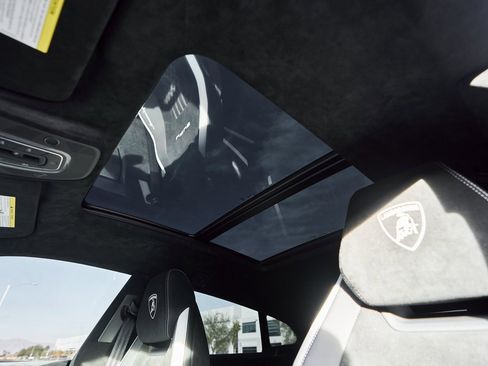 Used 2024 Lamborghini Urus Performante image 52