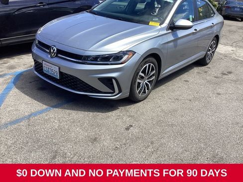 Used 2025 Volkswagen Jetta SE FWD image 1