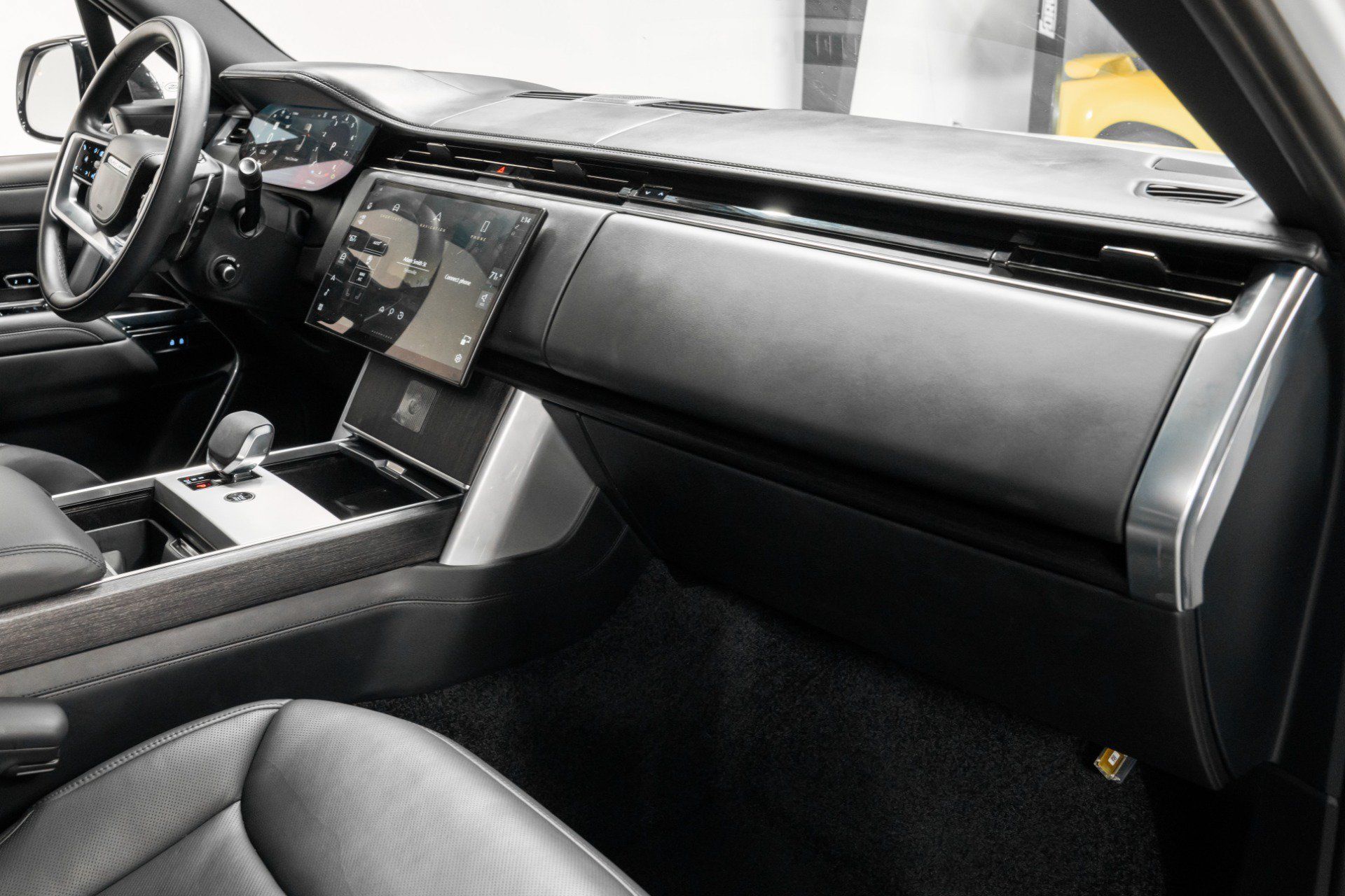 Used 2024 Land Rover Range Rover Autobiography AWD/4WD image 13