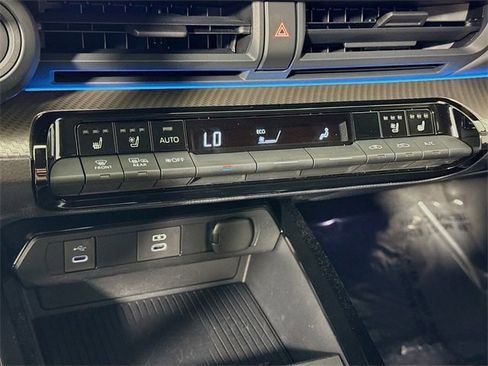 Used 2024 Toyota Prius Limited image 15