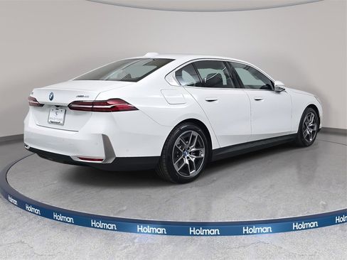 Used 2025 BMW i5 xDrive40 w/ Premium Package image 6