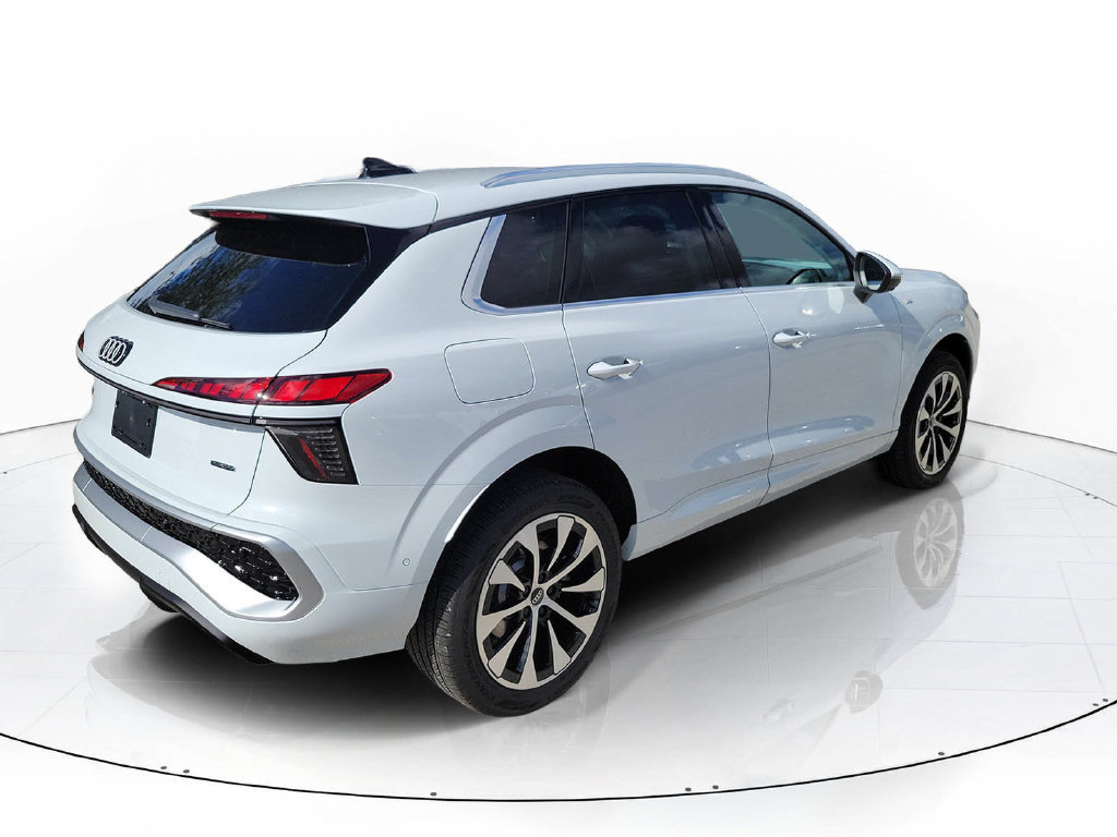 New 2026 Audi Q3 quattro 2.0T AWD/4WD image 4