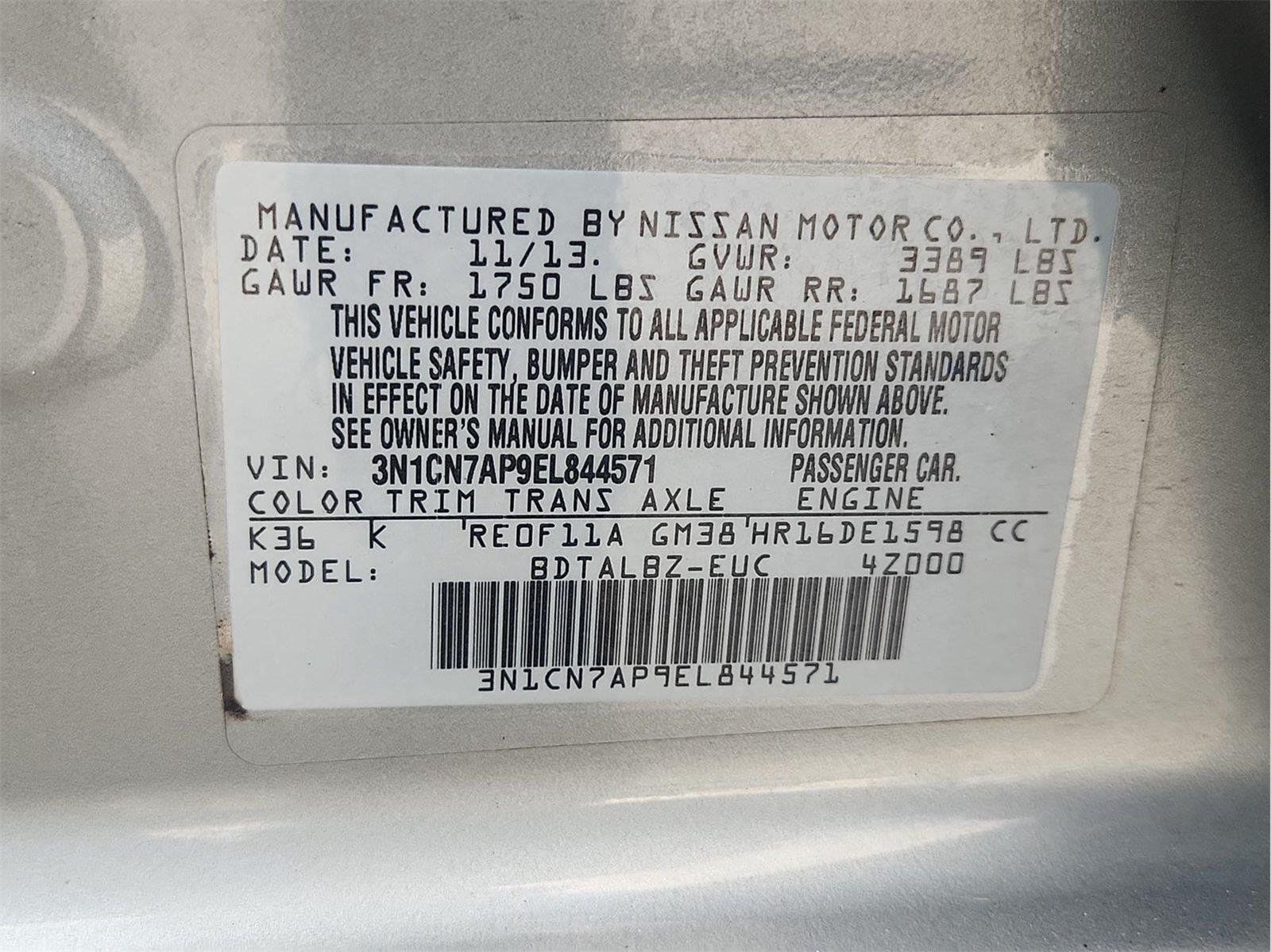 Used 2014 Nissan Versa SV FWD image 12