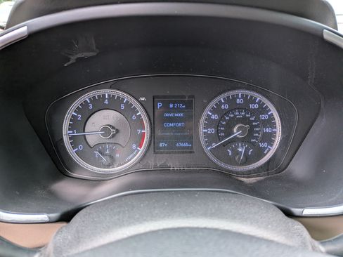 Used 2020 Hyundai Santa Fe SE FWD image 28
