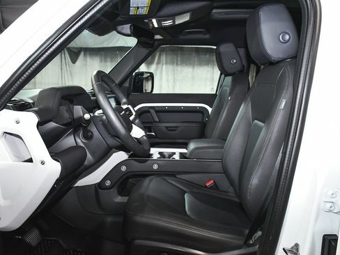 Used 2025 Land Rover Defender 110 S AWD/4WD image 43