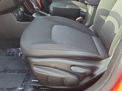 Certified 2023 Jeep Renegade Trailhawk AWD/4WD image 16