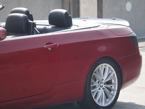 Used 2011 BMW 335i 335i Convertible 2D image 18