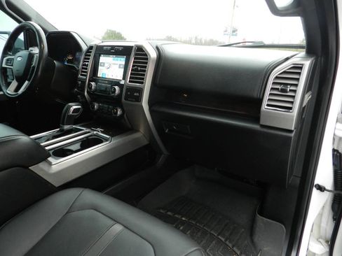 Used 2016 Ford F150 Platinum w/ Equipment Group 701A Luxury image 13