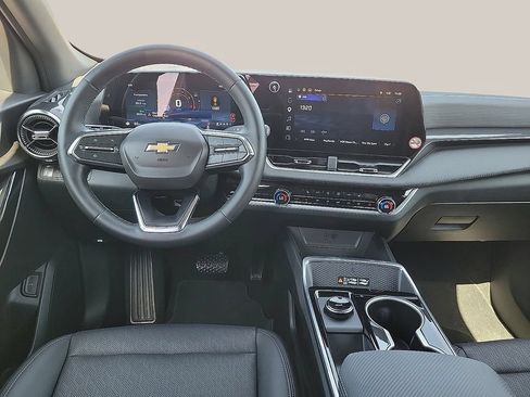 Used 2026 Chevrolet Equinox LT w/ Convenience Package II FWD image 10