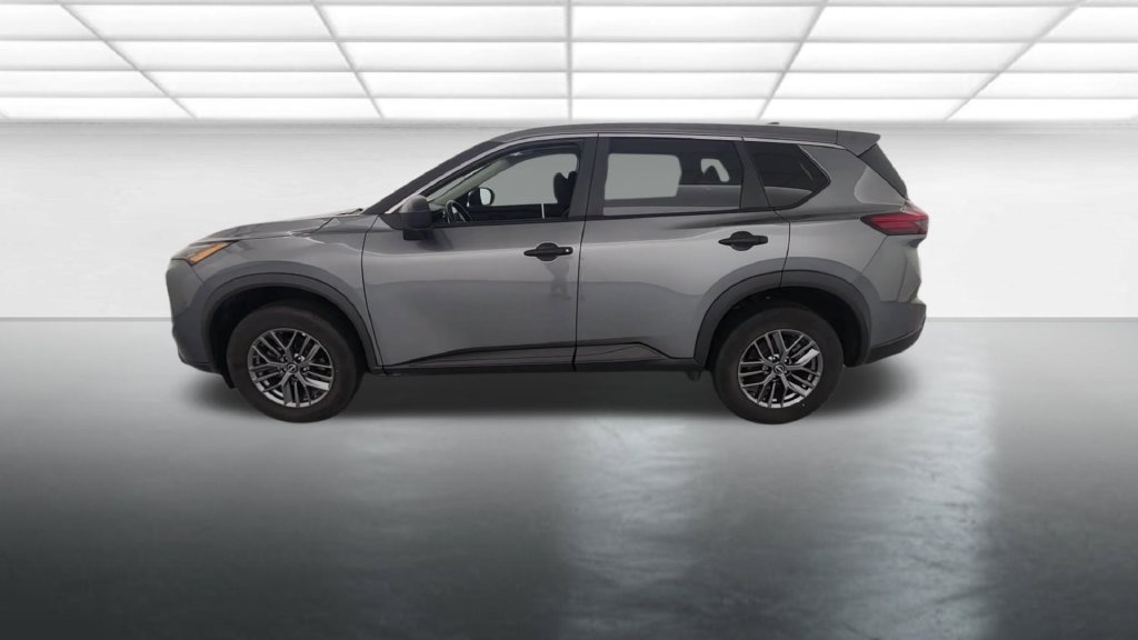 Used 2024 Nissan Rogue S AWD/4WD image 3