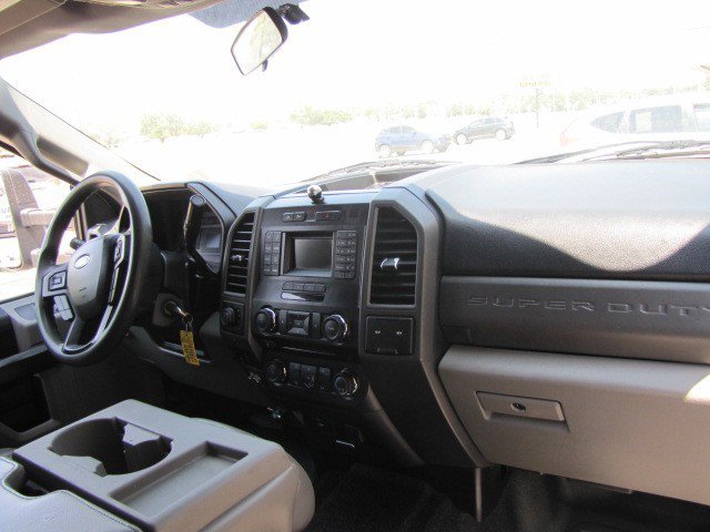 Used 2017 Ford F250 XL w/ Power Equipment Group AWD/4WD image 8