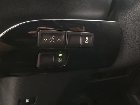 Used 2017 Toyota Prius Two FWD image 22
