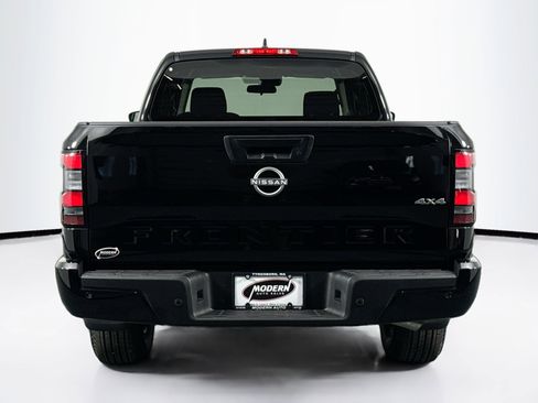 Used 2025 Nissan Frontier SV image 10