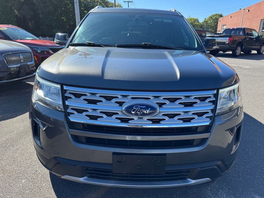 Certified 2018 Ford Explorer XLT w/ Equipment Group 201A AWD/4WD image 2