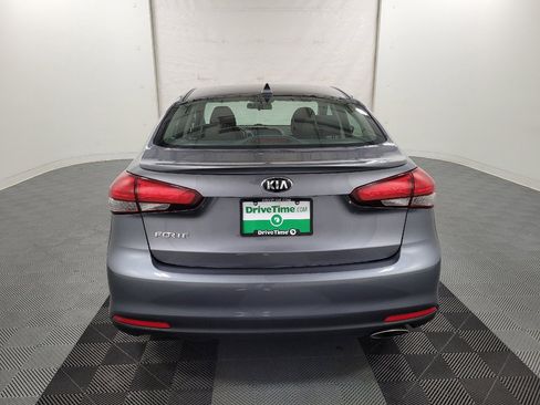 Used 2018 Kia Forte S w/ S Technology Package FWD image 6