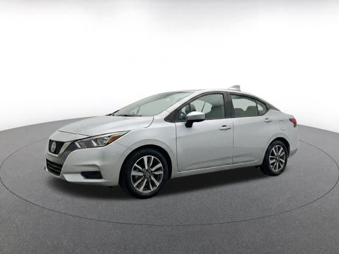 Used 2025 Nissan Versa SV FWD image 3