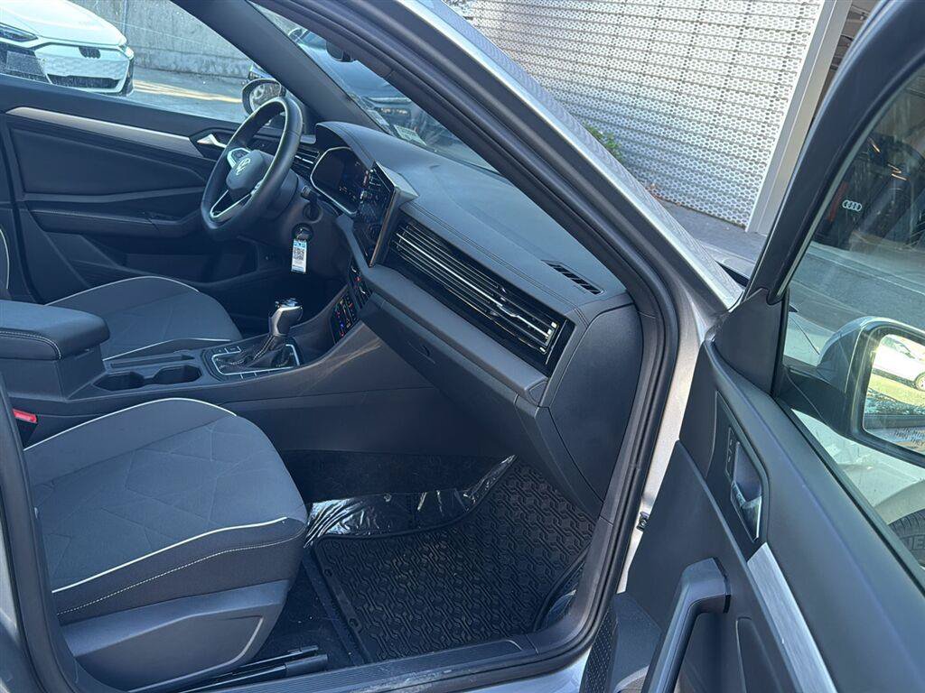 Used 2026 Volkswagen Jetta Sport FWD image 13