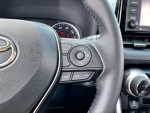 Certified 2021 Toyota RAV4 XLE Premium image 25